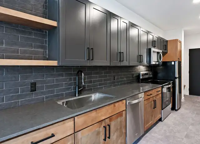 Property at 424 N 3rd St Unit 403, Burlington, IA, 52601, 1 bed, 1 bath, [object Object]