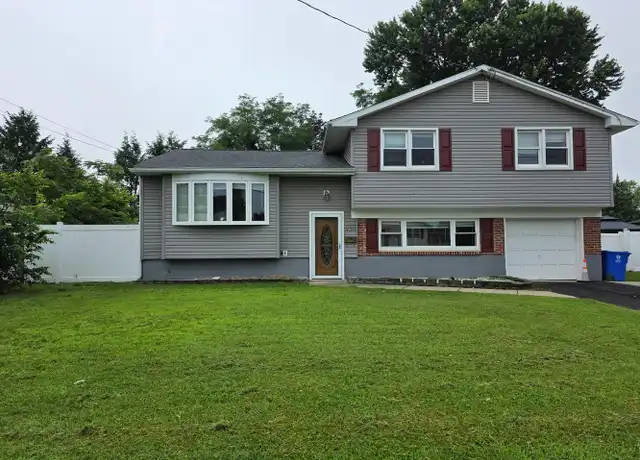 Property at 450 S Arthur Dr, Beverly, NJ, 08010, 4 beds, 1.5 baths, [object Object]