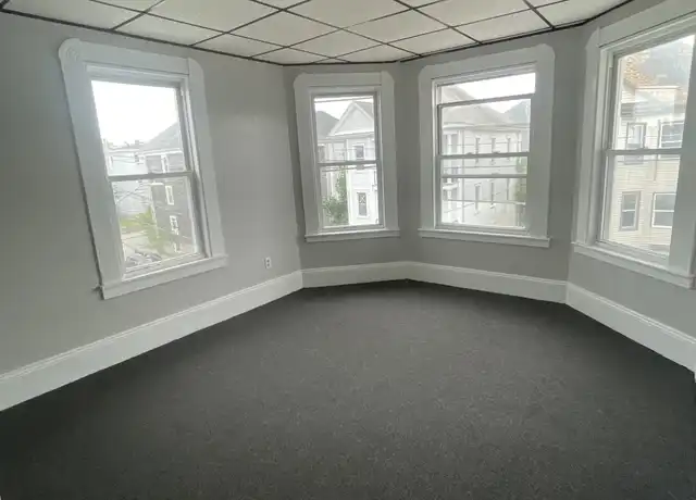 Property at 62 Roosevelt St Unit 3S, New Bedford, MA, 02744, 1 bed, 1 bath, [object Object]
