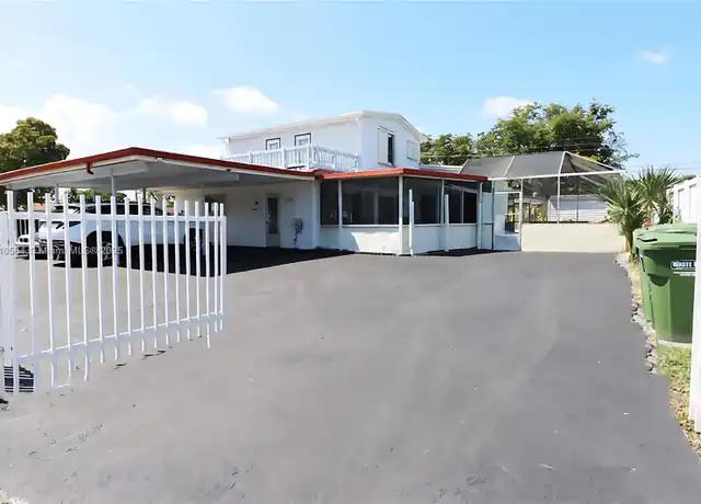 Property at 141 McArthur Pkwy Unit B, Pembroke Pines, FL, 33024, 2 beds, 1 bath, [object Object]