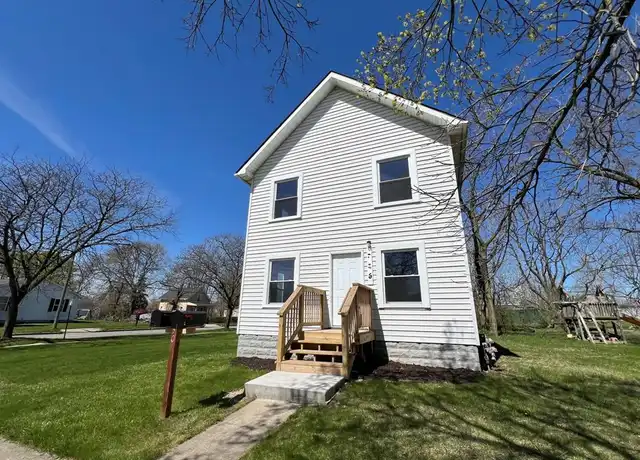 Property at 230 Almyra Ave Unit Upper, Monroe, MI, 48161, 2 beds, 1 bath, [object Object]