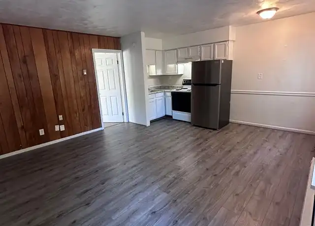 Property at 324 Ashlawn Dr Unit 04, Norfolk, VA, 23505, 1 bed, 1 bath, [object Object]