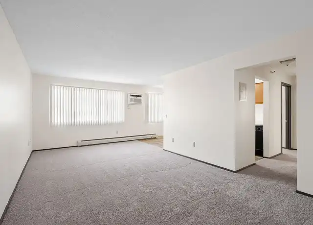 Property at Summit Square - 936 41st St NW, Rochester, MN, 55901, 1-2 bed, 1 bath, [object Object]