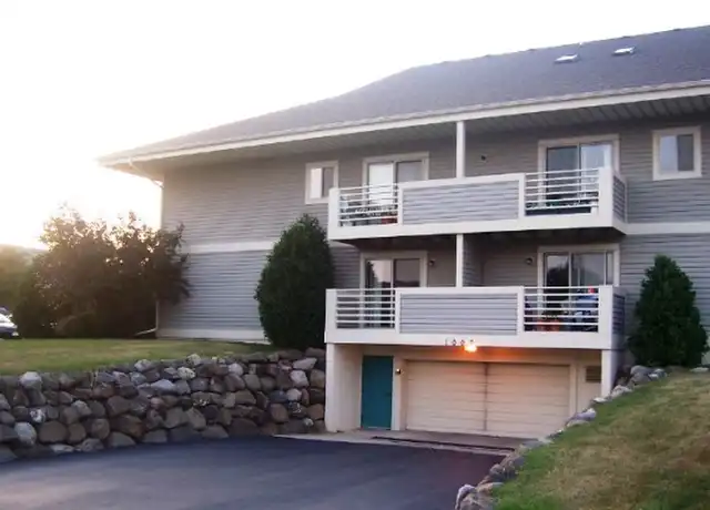 Property at 1007 W Main St Unit 110, Watertown, WI, 53094, 2 beds, 1 bath, [object Object]