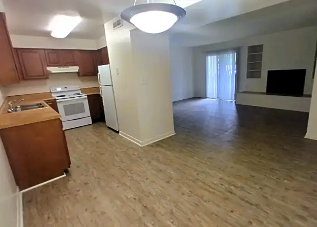 Property at 600 Reusens Rd Unit J105, Lynchburg, VA, 24503, 3 beds, 2 baths, [object Object]