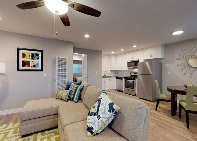 Photo of 303 W Clemmens Ln, Fallbrook, CA 92028