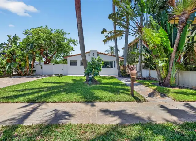 Property at 1622 Mayo St, Hollywood, FL, 33020, 3 beds, 2 baths, [object Object]
