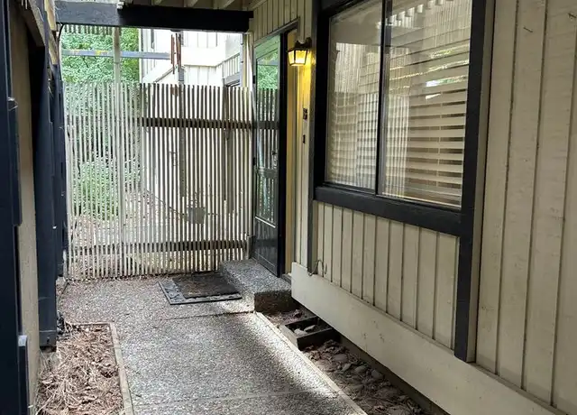 Property at 1007 W 13th Ave Unit B, Spokane, WA, 99204, 2 beds, 1 bath, [object Object]
