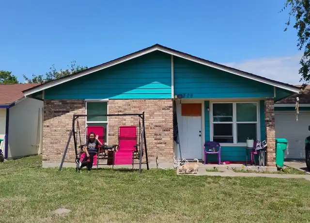 Property at 228 N Rife St, Aransas Pass, TX, 78336, 3 beds, 1 bath, [object Object]
