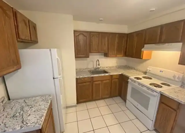Property at 19 Winter St Unit 2, Dorchester, MA, 02122, 2 beds, 1 bath, [object Object]