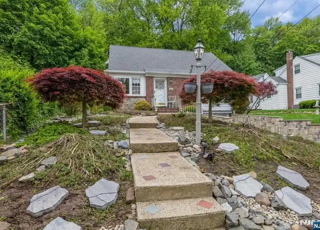 Property at 209 Jefferson Ave, Cresskill, NJ, 07626, 4 beds, 2 baths, [object Object]