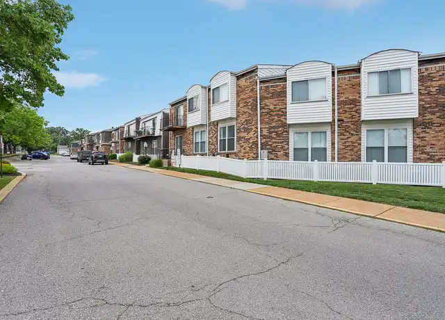 Property at Marlborough Trails Apartments - 6960 Creekview Trl, St. Louis, MO, 63123, 1-2 bed, 1 bath, [object Object]