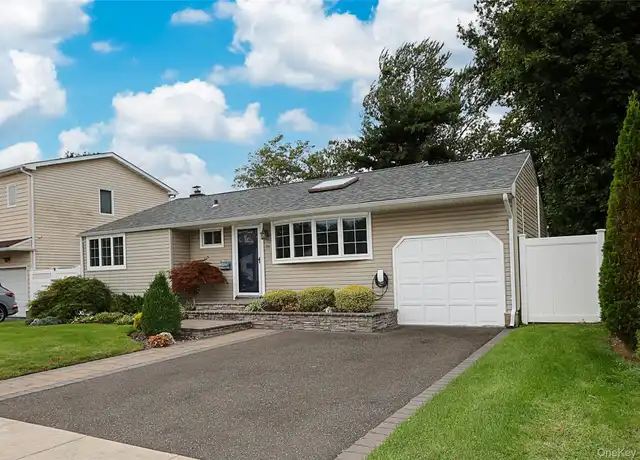 Property at 10 Park Dr, Old Bethpage, NY, 11804, 3 beds, 3 baths, [object Object]