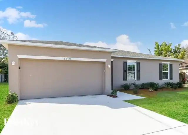 Property at 1810 SW Effland Ave, Port Saint Lucie, FL, 34953, 3 beds, 2 baths, [object Object]