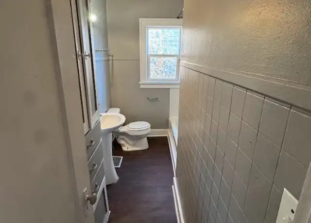 Property at 821 E 19th St Unit 1, Anderson, IN, 46016, 1 bed, 1 bath, [object Object]