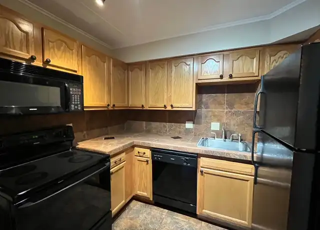 Property at 205 Robinson St Unit 16, Pittsburgh, PA, 15213, 1 bed, 1 bath, [object Object]