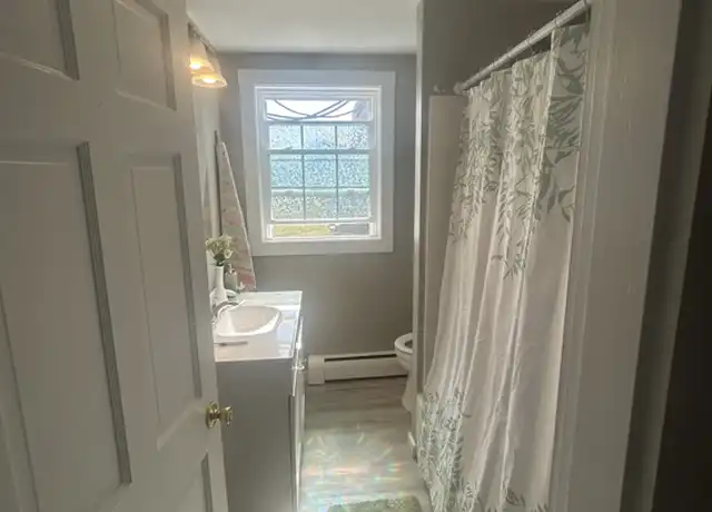 Property at 422 Main St Unit 422 Upstairs, West Townsend, MA, 01474, 2 beds, 1 bath, [object Object]