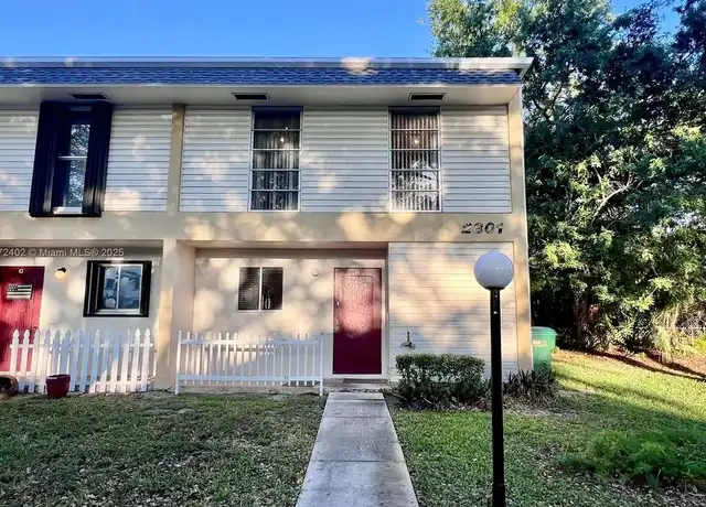 Property at 2801 N 34th Ave Unit 16H, Hollywood, FL, 33021, 3 beds, 2.5 baths, [object Object]