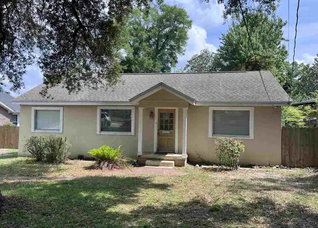 Property at 1809 E Lee St, Pensacola, FL, 32503, 2 beds, 1 bath, [object Object]