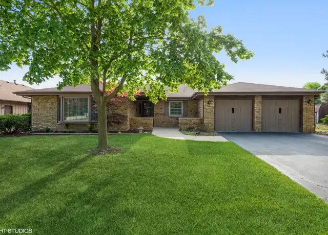 Property at 116 S Walnut Ln, Schaumburg, IL, 60193, 3 beds, 2 baths, [object Object]