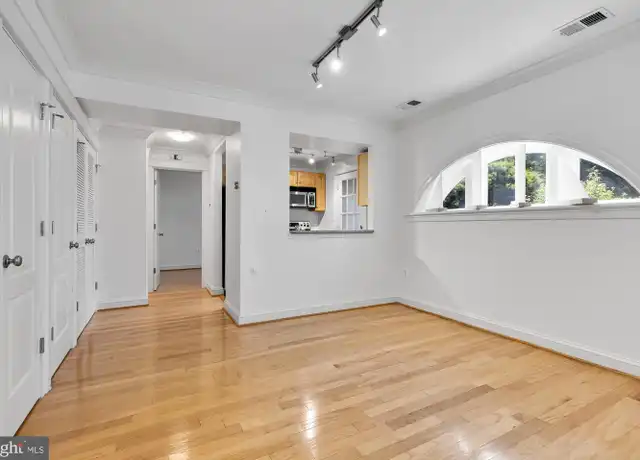 Property at 226 5th St SE #102, Washington, DC, 20003, 1 bed, 1 bath, [object Object]