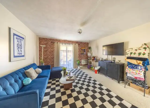 Property at 31 Westgate Rd, Chestnut Hill, MA, 02467, 2 beds, 1 bath, [object Object]