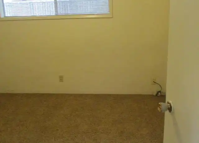 Property at 555 W 8th Ave, Eugene, OR, 97401, 2 beds, 1 bath, [object Object]