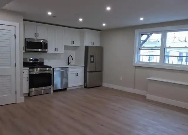 Property at 136 Elm St Unit 202, Newark, NJ, 07105, 3 beds, 1 bath, [object Object]
