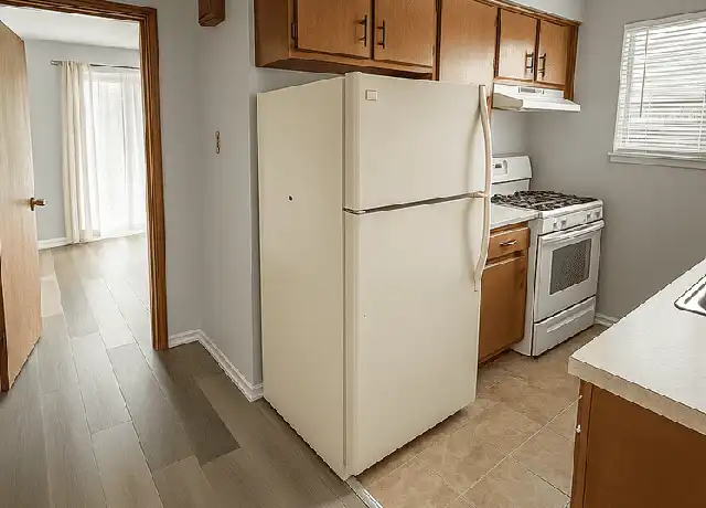 Property at 441 N 25th St Unit 441, Springfield, MI, 49037, 2 beds, 1 bath, [object Object]