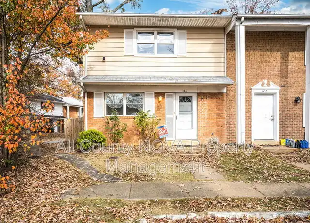 Property at 124 Manor Ln, Fredericksburg, VA, 22405, 3 beds, 1.5 baths, [object Object]