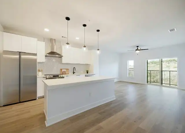 Property at 2500 Longview St #304, Austin, TX, 78705, 1 bed, 1 bath, [object Object]