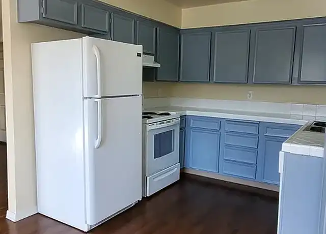 Property at Village Oaks - 5575 E Tulare Ave, Fresno, CA, 93727, 2 beds, 2 baths, [object Object]
