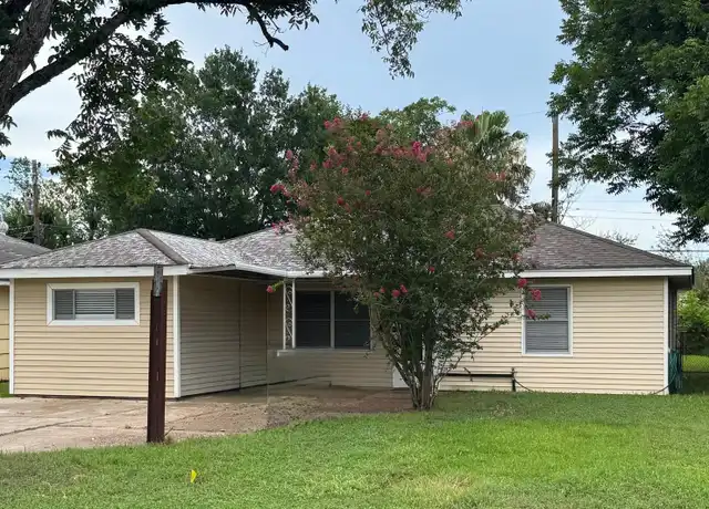 Property at 2318 Reinerman St, Houston, TX, 77007, 3 beds, 1 bath, [object Object]