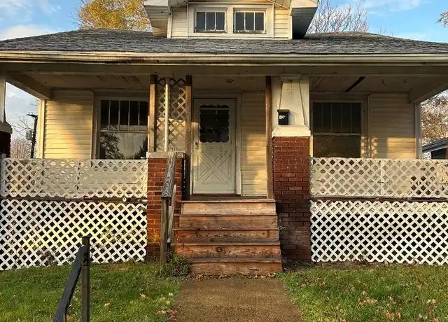 Property at 1426 E Locust St, Decatur, IL, 62521, 3 beds, 1 bath, [object Object]