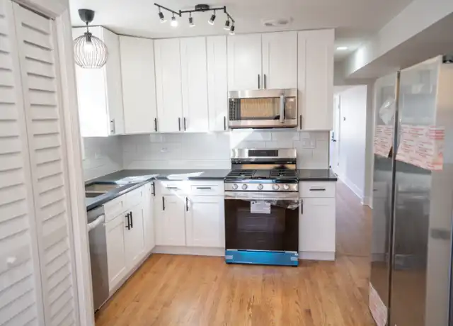 Property at 5735 W Addison St Unit 2, Chicago, IL, 60634, 2 beds, 1 bath, [object Object]