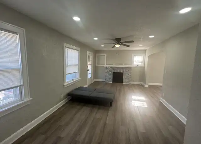 Property at 4232 Virginia Ave Unit 2, Kansas City, MO, 64110, 3 beds, 1 bath, [object Object]