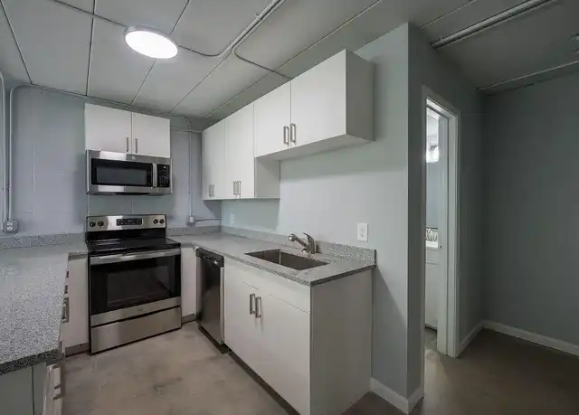 Property at The Calhoun Lofts & Thunderbird - 402 N Main St, Anderson, SC, 29621, 0-1 beds, 1-1.5 bath, [object Object]