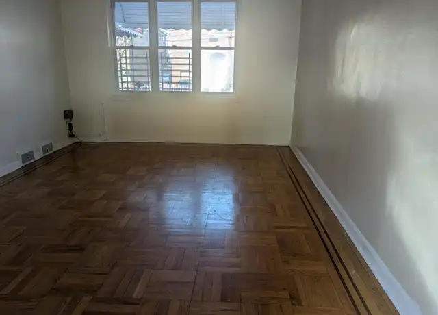 Property at 1112 E 212th St Unit 2, Bronx, NY, 10469, 3 beds, 1.5 baths, [object Object]