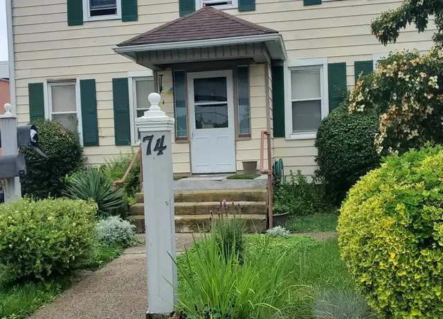 Property at 74 W Hoffman Ave, Lindenhurst, NY, 11757, 2 beds, 1 bath, [object Object]