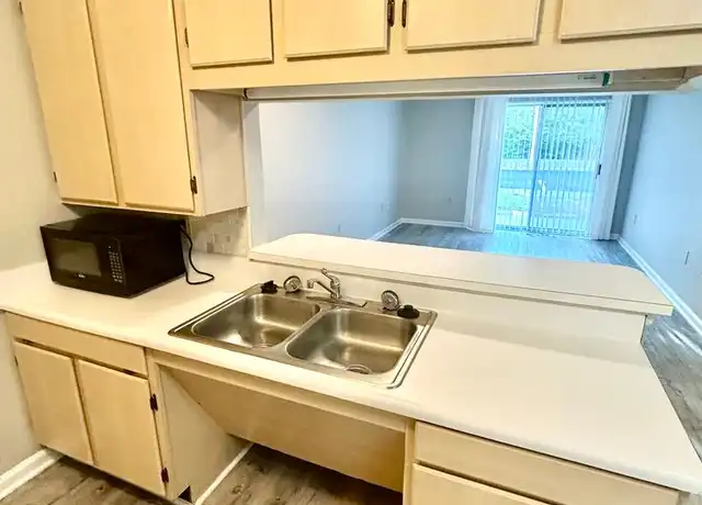 Property at 924 N Howe St Unit 2-105, Southport, NC, 28461, 1 bed, 1 bath, [object Object]