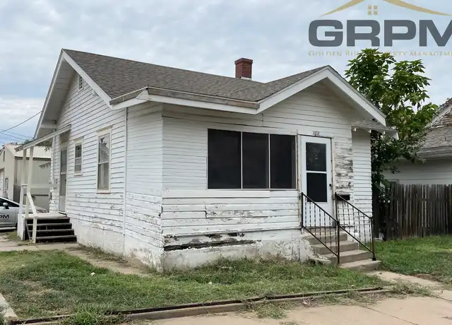 Property at 102 W 8th Ave, Hutchinson, KS, 67501, 1 bed, 1 bath, [object Object]