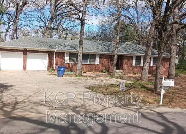 Property at 1821 Independence St, Fort Smith, AR, 72901, 3 beds, 2 baths, [object Object]