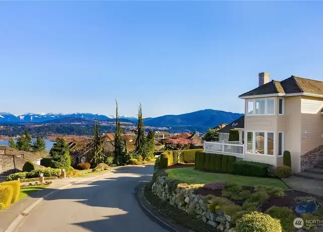 Property at 4451 175th Pl SE, Bellevue, WA, 98006, 4 beds, 2.5 baths, [object Object]