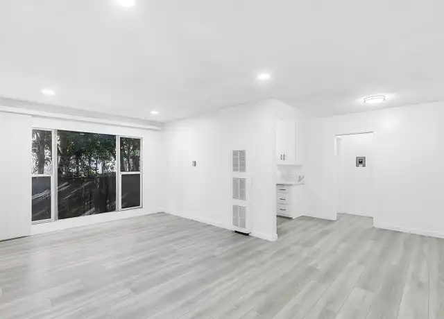 Property at 1333 11th St Unit 2, Santa Monica, CA, 90401, 1 bed, 1 bath, [object Object]