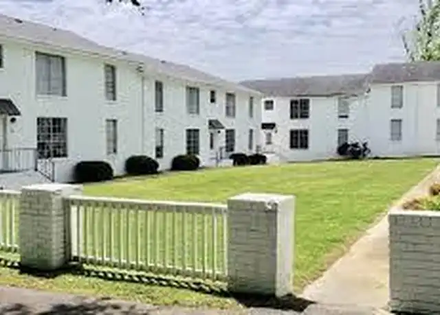 Property at 1 Evmar Ct NW, Center Point, AL, 35215, 2 beds, 1 bath, [object Object]