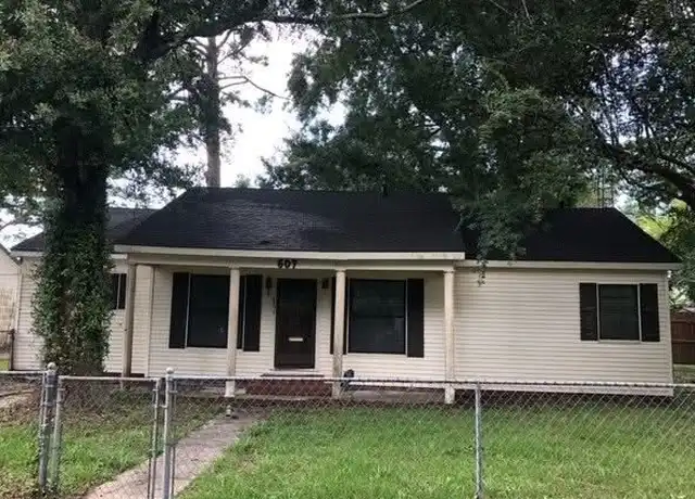 Property at 607 Ashton St, New Iberia, LA, 70563, 3 beds, 2 baths, [object Object]