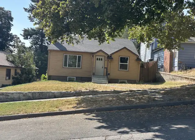 Property at 229 Cherry St, Moscow, ID, 83843, 4 beds, 2 baths, [object Object]