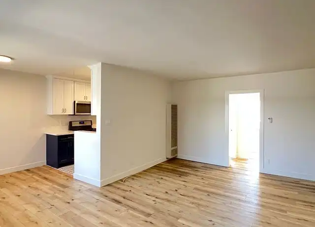 Property at 801 Idaho Ave Unit 11, Santa Monica, CA, 90403, 1 bed, 1 bath, [object Object]