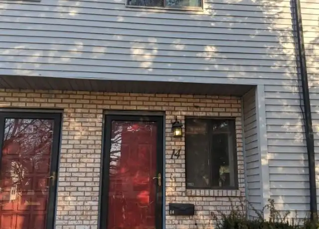 Property at 1108 E Jefferson St, Bloomington, IL, 61701, 3 beds, 1.5 baths, [object Object]