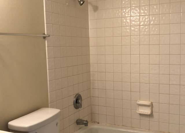 Photo of 556 Main St Unit 103, Antioch, IL 60002